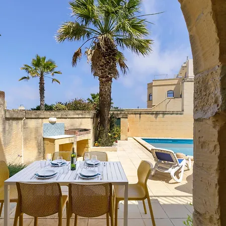 Dar Tas-soru With Private Pool Hébergement de vacances *