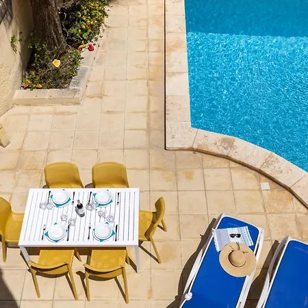 Hébergement de vacances Dar Tas-soru With Private Pool Għasri