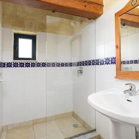 Hébergement de vacances Dar Tas-soru With Private Pool Għasri